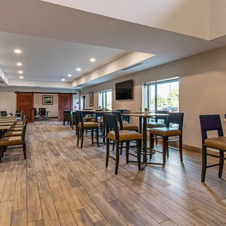 Comfort Suites Grove City - Columbus South