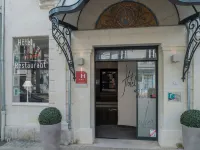 The Originals Boutique Hôtel le Londres Saumur Hotels in Saumur