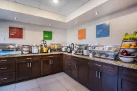 Comfort Inn & Suites Airport South - พร้อมอาหารเช้า