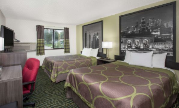 Super 8 by Wyndham Independence Kansas City - Housity