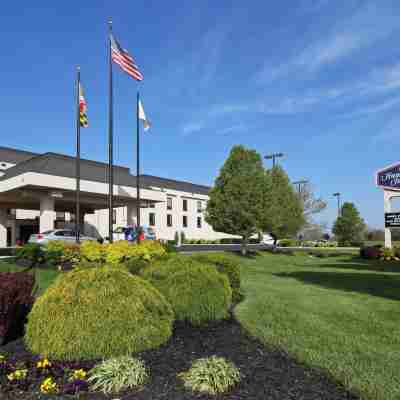 Hampton Inn Hagerstown-I-81 Hotel Exterior