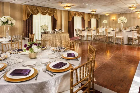 Ayres Hotel Costa Mesa Newport Beach Отели рядом с достопримечательностью «Ногачи Гарден»