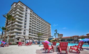 The Waterfront Beach Resort, A Hilton Hotel