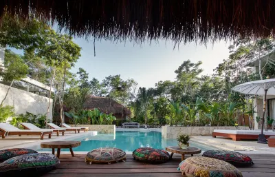 Una Vida Hotels near Casa Hernandez