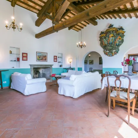 Casa Dell'Arco