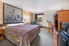 Super 8 by Wyndham Tulsa/Arpt/St Fairgrounds