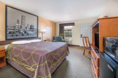 Super 8 by Wyndham Tulsa/Arpt/St Fairgrounds Hotels in Tulsa