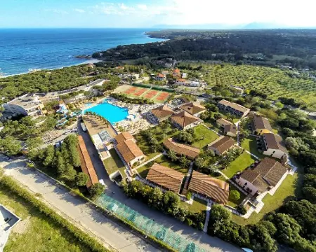 เซนติโด ติเรนโน รีสอร์ต โรงแรมในOrosei