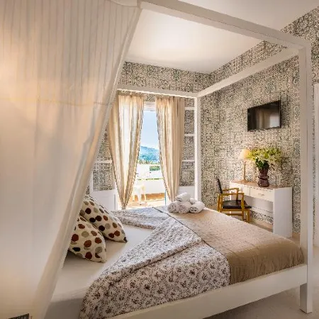 Bella Colina I Vintage Hotel 1953