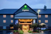 Holiday Inn Express & Suites Green Bay East