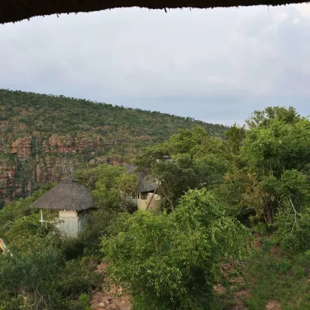 Clifftop Exclusive Safari Hideaway