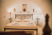 Celestia Traditional Houses Hotels near Venetian Castle
