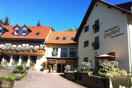 Jagdhof Klein Heilig Kreuz Отели в г. Гребенхайн