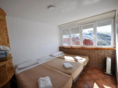 Apartamentos Bulgaria Hotels in Monachil
