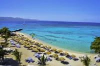 Grand Decameron Cornwall Beach, A Trademark All Inclusive