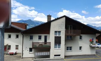 Elfe-Apartments: Studio for 2 Adults, Balcony with Lake and Mountain View