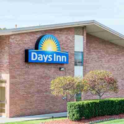 Days Inn by Wyndham Niles Hotel Exterior