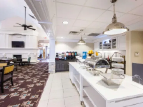 ホームウッド スイーツ バイ ヒルトン シャンペーン - アーバナ シャンペーンのホテル