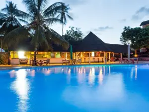 Travellers Beach Hotel & Spa