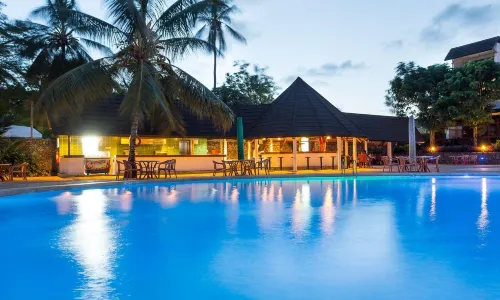 Travellers Beach Hotel & Spa