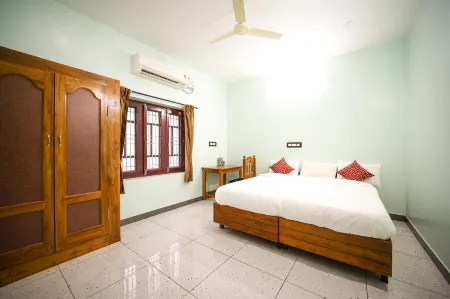 The Pothigai Palace Отели рядом с достопримечательностью «Courtallam Five Falls»