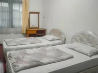 Mataram Cottage Syariah Mitra RedDoorz Hotels in Ciherang