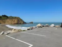 Sea Breeze Motel - parking