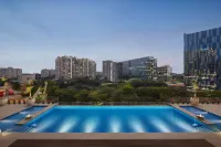 The Leela Bhartiya City Bengaluru - สระว่ายน้ำแบบอินฟินิตี้