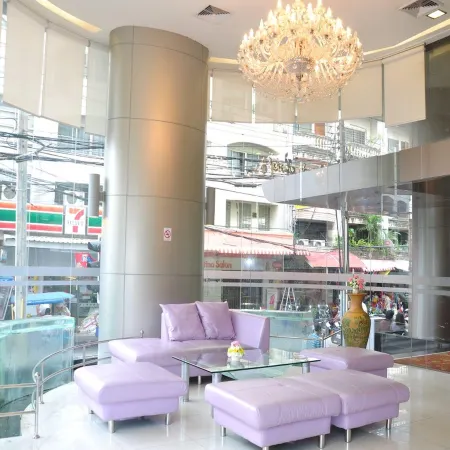 Mayflower Grande Hotel