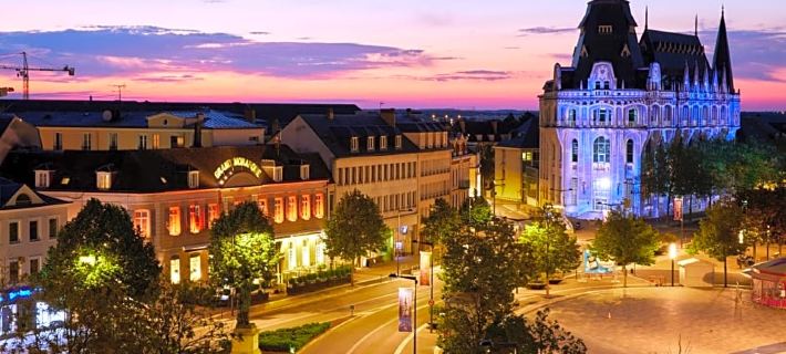 Best Western Premier Grand Monarque Hotel  Spa ウールエロアールのホテル
