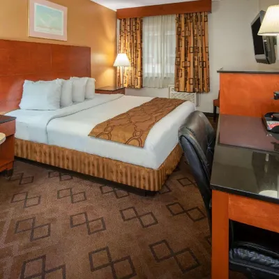 Travelodge by Wyndham Burbank-Glendale Hotels near Hollywood Burbank Airport