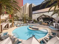 Crockfords Las Vegas, Lxr Hotels & Resorts - Infinity Pools