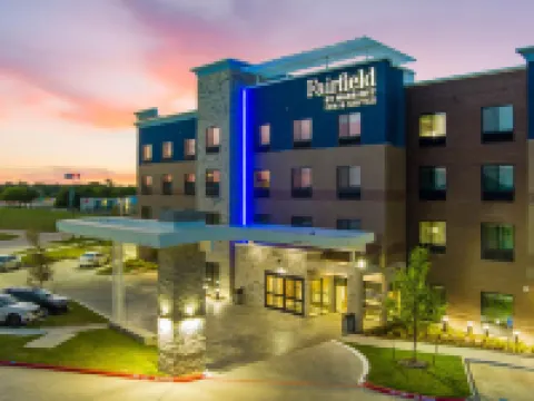 Fairfield Inn & Suites Corinth South Denton Area Hotels in Corinth