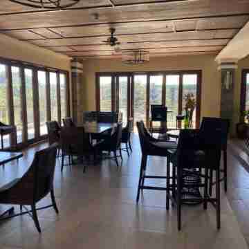 Rosarich Homestay - Bristle Ridge Residences Dining/Meeting Rooms
