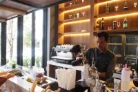 The Teak Hotel - bar