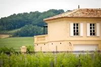 Petit Monlot - Saint-Emilion Hotels in Sainte-Colombe