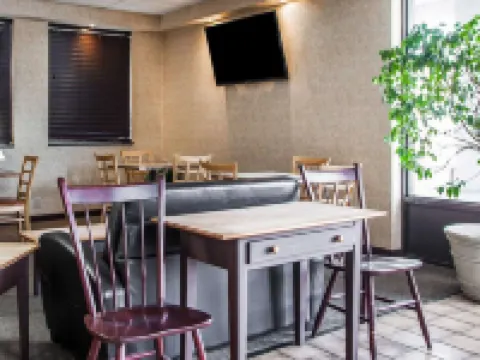 คอมฟอร์ตอินน์แอนด์สวีทส์ ไวโอมิสซิง/เรดดิ้ง โรงแรมในไวโอมิสซิง