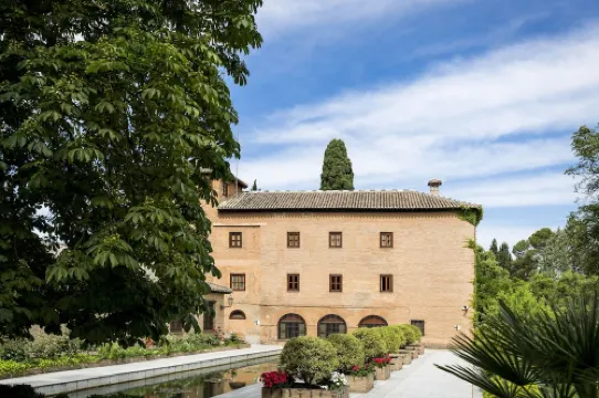 パラドール デ グラナダ