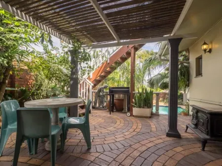 Carrington Guest House Отели в г. Bluff