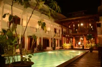 Mirabell Hotel & Convention Hall - Swimmingpools