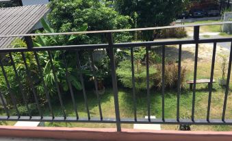 Montra-Nakhon Guest House