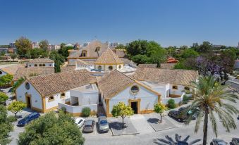 Real Escuela Home Surthy Apartments
