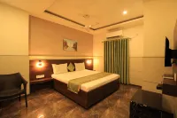Hotel Grand Gayathri - parcheggio