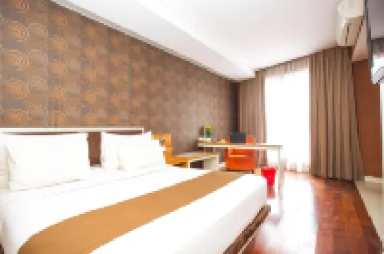 Life Hotel Sudirman Surabaya Hotels near Grand City Convention And Exhibition