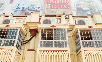 New Frontier - 2 Mins from Old Delhi Railway Station & Chandni Chowk