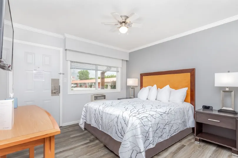 Westridge Motor Inn