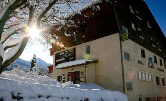 Logis Hotel les Playes