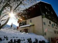 Logis Hotel les Playes Hotels in Corrençon-en-Vercors