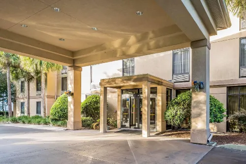 คอมฟอร์ตอินน์ มหาวิทยาลัย