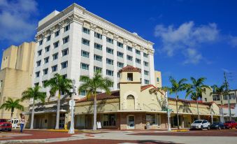 The Banyan Hotel Fort Myers, Tapestry Collection by Hilton